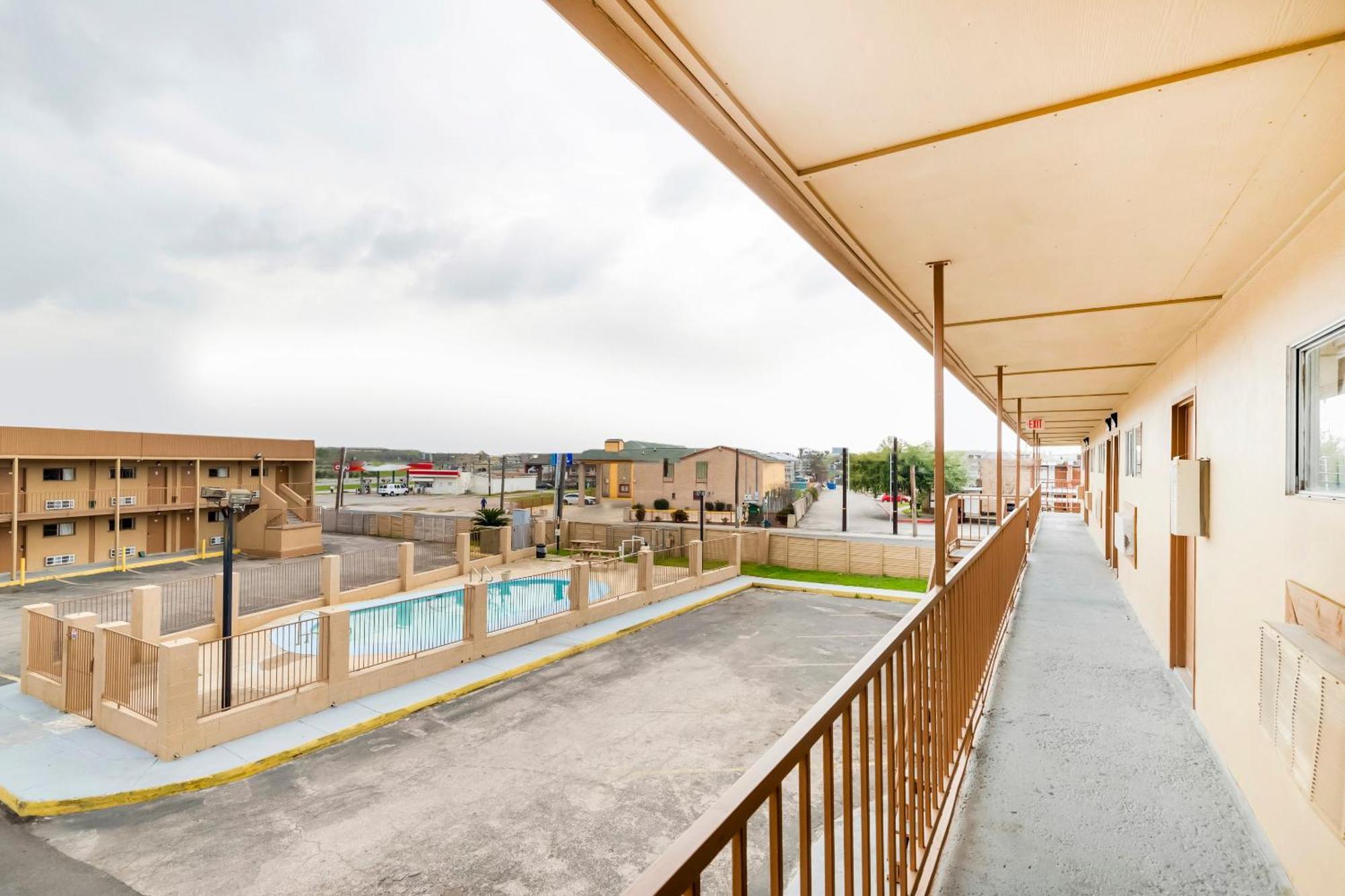 Oyo Hotel San Antonio Lackland Afb Seaworld Hwy 90 W Ngoại thất bức ảnh