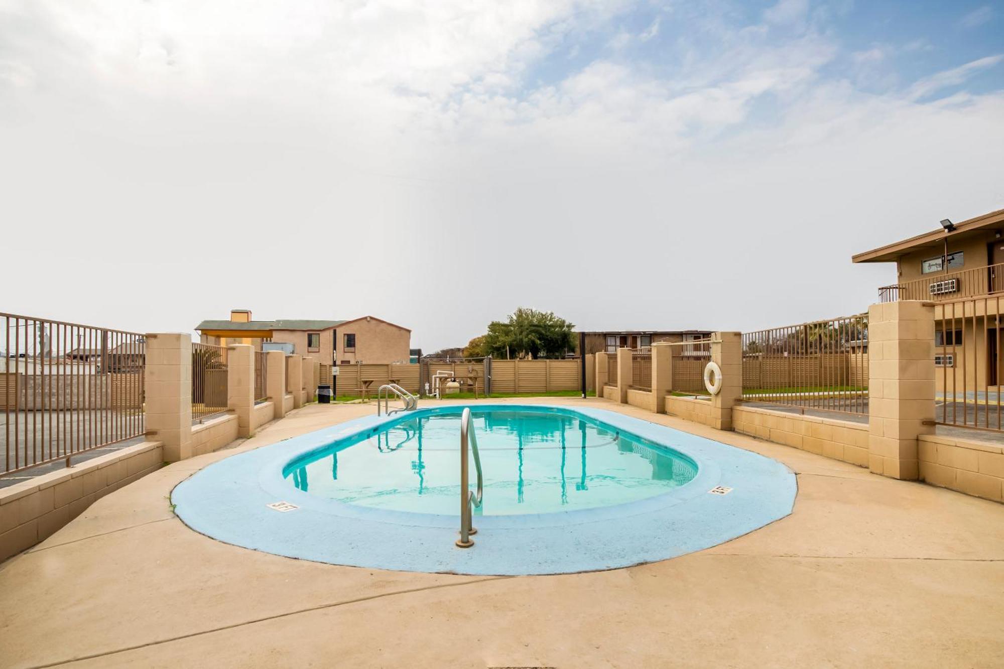 Oyo Hotel San Antonio Lackland Afb Seaworld Hwy 90 W Ngoại thất bức ảnh
